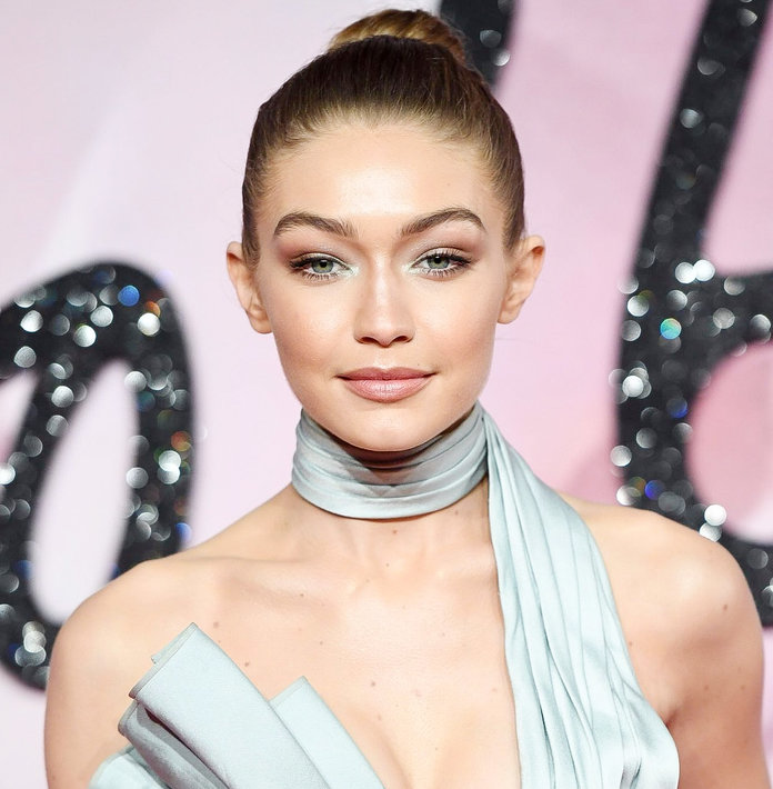 Gigi Hadid IMITATES Zayn’s British Accent & You have to Hear It