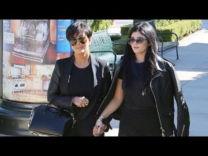 Kylie Jenner Stunning in all Black, Shops with Mom in Calabasas