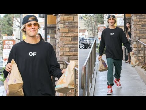 Justin Bieber Ducks into the Taco Bell Ladies Room on His Way to Chris Brown’s