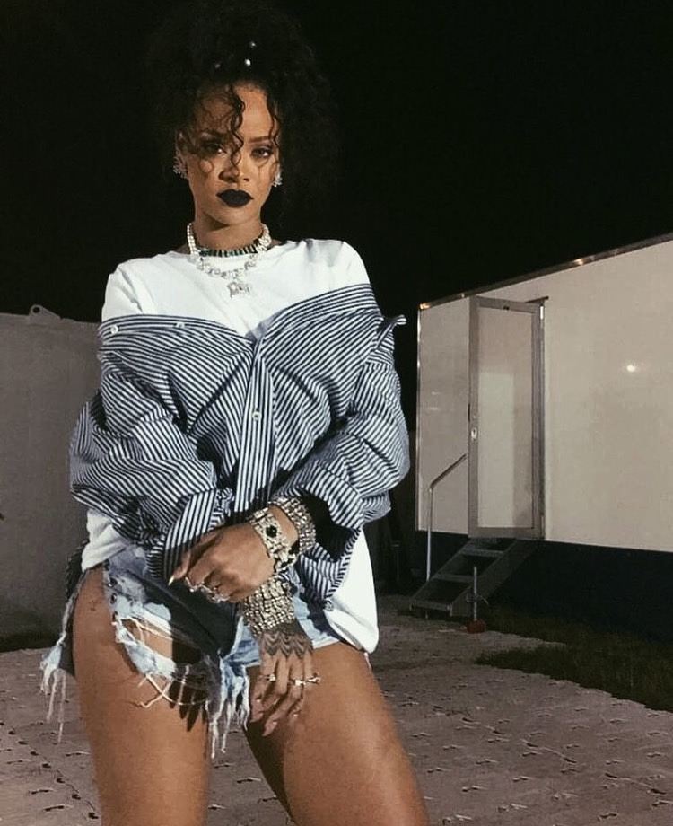 9 Times Rihanna Broke Fashion Rules and Inspired Us to do the Same