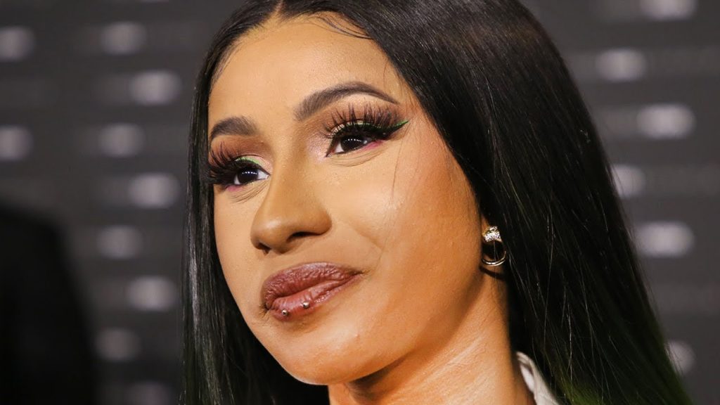 Cardi B apologizes to reporter after Blasting her in Public